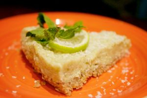 Rawfood cheesecake met limoen bij Funky Jungle