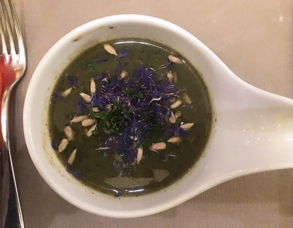 brandnetelsoep-korenbloem-zonnebloempitten